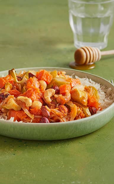 Salada Quente Com Talos de Brócolos, Abóbora e Frutos Secos