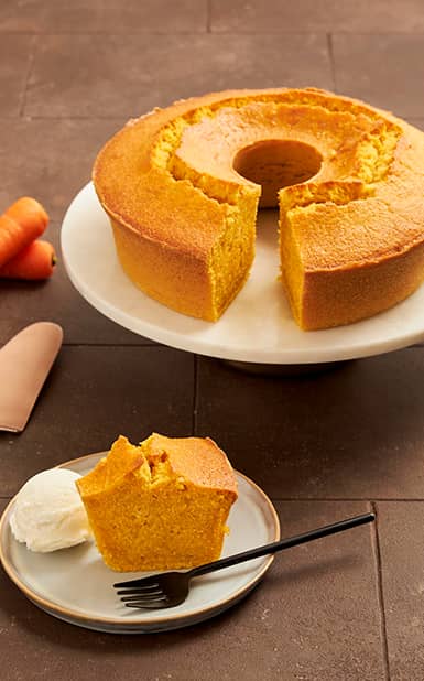 Bolo de cenoura e laranja