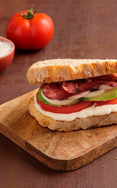 Sanduíche de Tomate e Bacon