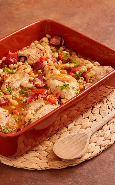 Coelho estufado com feijão branco e salsa