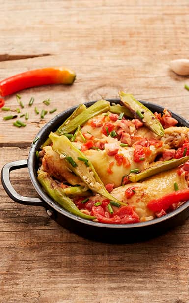 Galinha com quiabos e especiarias